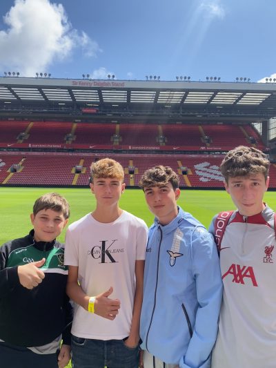 Estadio del Liverpool F.C., visita a Barmout, barbacoa, ice skating y más – Shrewsbury ’23