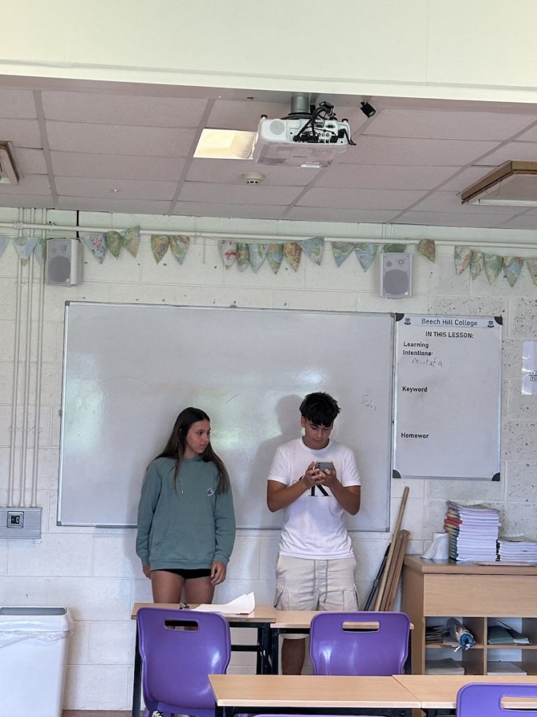 Curso-ingles-monaghan-2025-schola-idiomas-5
