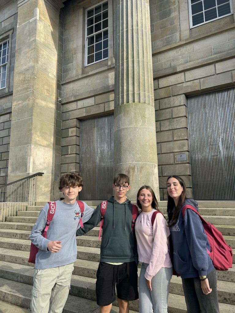 Curso-ingles-monaghan-2025-schola-idiomas-51