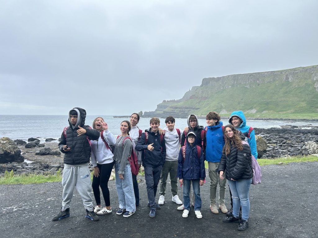 Columnas de basalto en Giant’s Causeway, pueblo costero de Portrush, Jurassic Park – Monaghan ’25