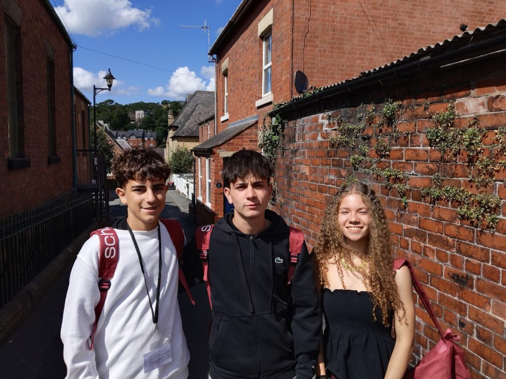 Curso-ingles-shrewsbury-2025-schola-idiomas