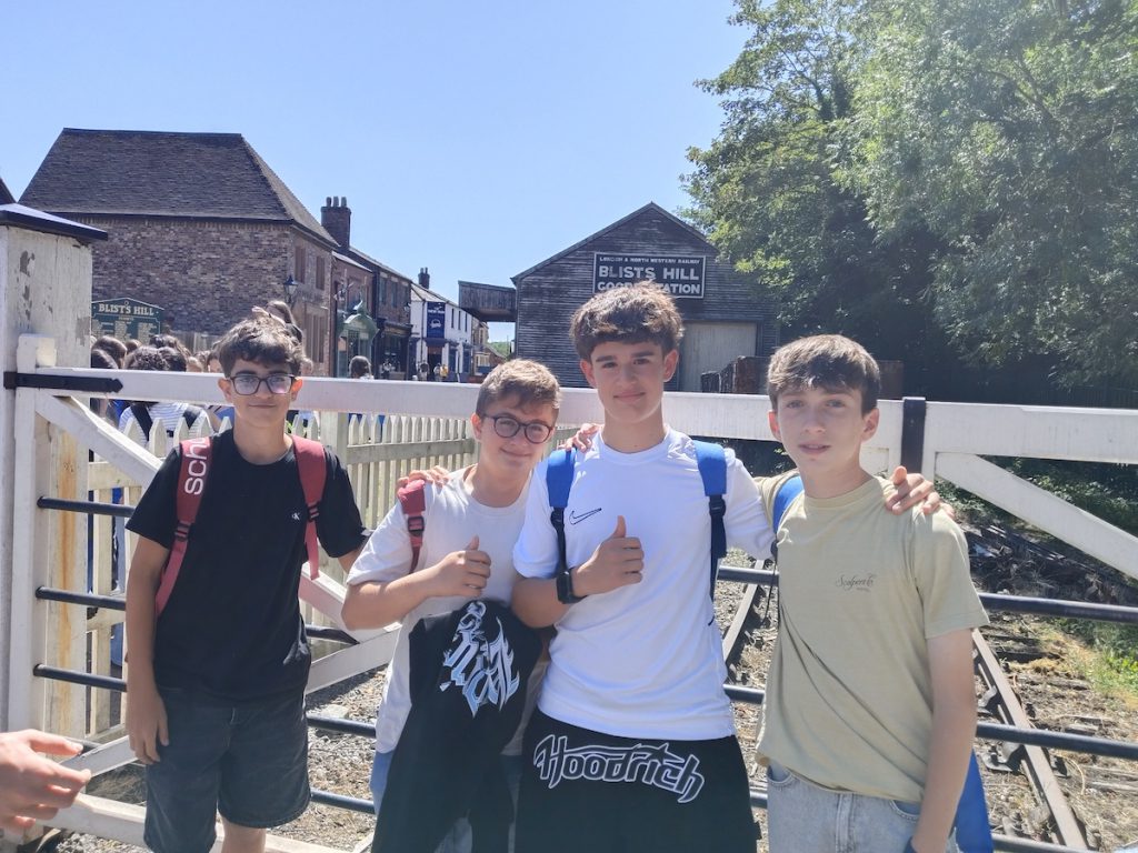 Curso-ingles-shrewsbury-2025-schola-idiomas-45