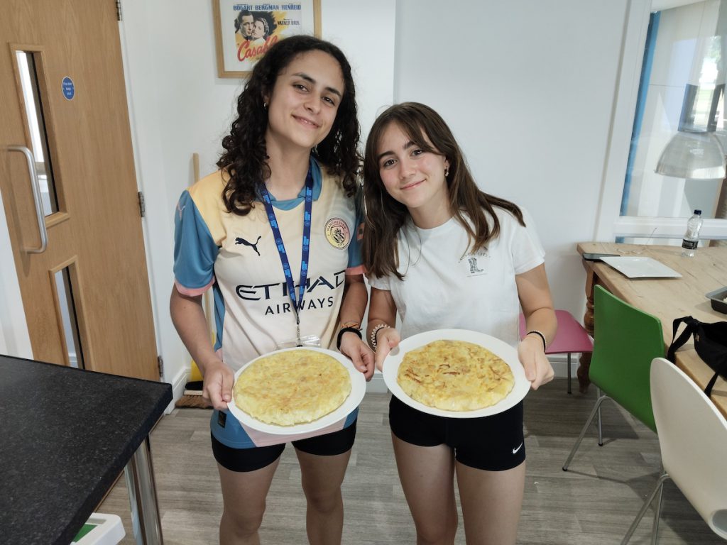 Tour por Etihad Stadium, museo victoriano y tortilla para los profes – Shrewsbury ’25