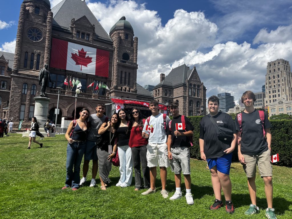 Curso-ingles-toronto-2025-schola-idiomas