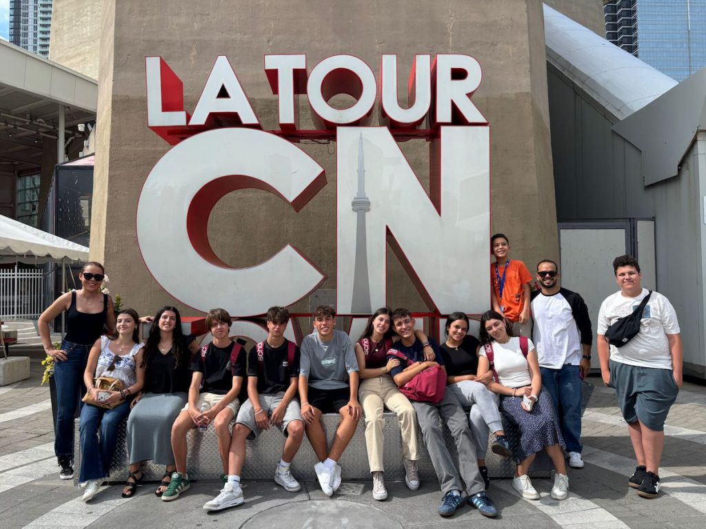 CN Tower, distrito financiero, mercado St. Lawrence y cumple de Elena – Toronto ’25