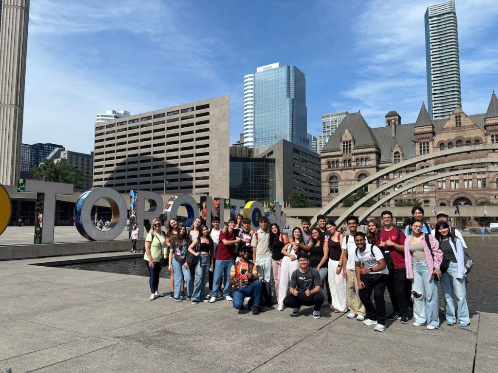 Curso-ingles-toronto-2025-schola-idiomas-52